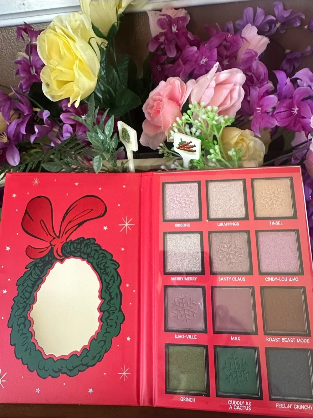 The Grinch Eyeshadow & Complexion Makeup Palettes Set